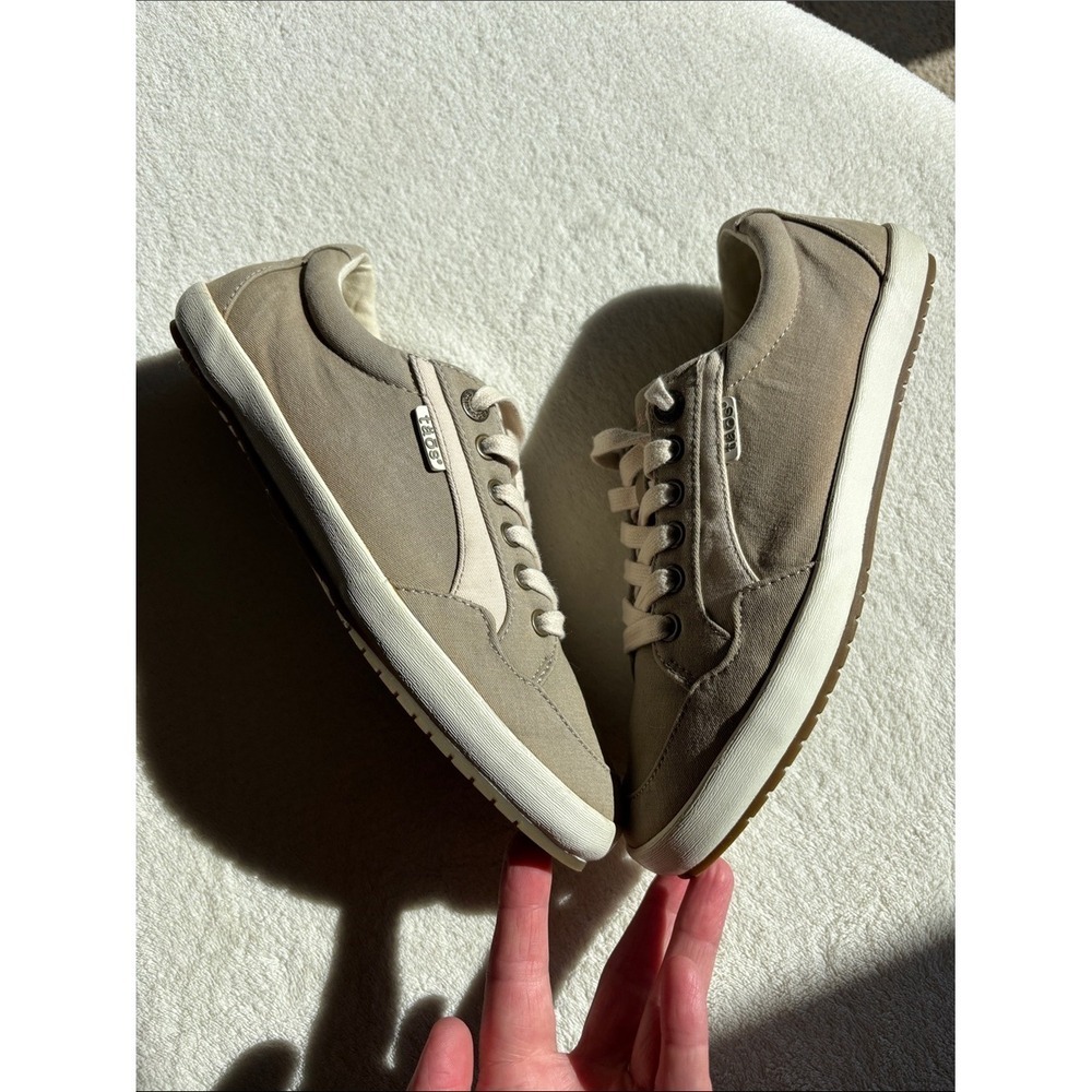 TAOS shooting star sneakers sage grey size 8 tennis shoes walking travel slip on